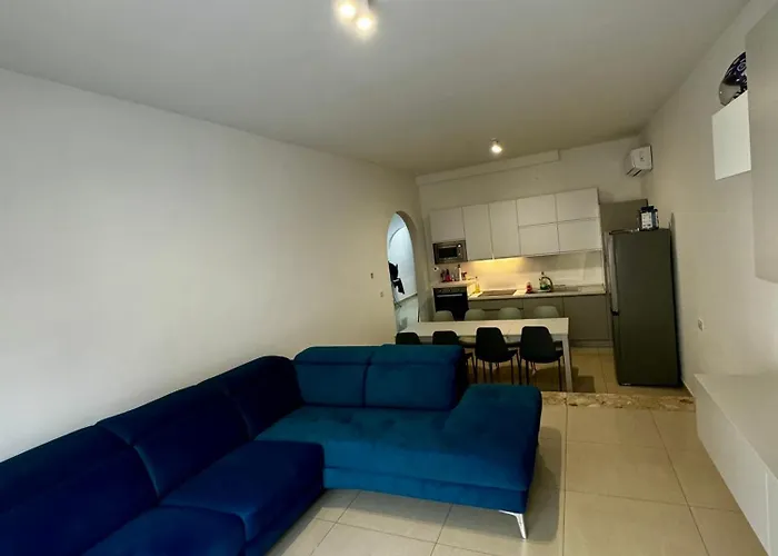 4 Bedroom Next To Pacaville Daire *